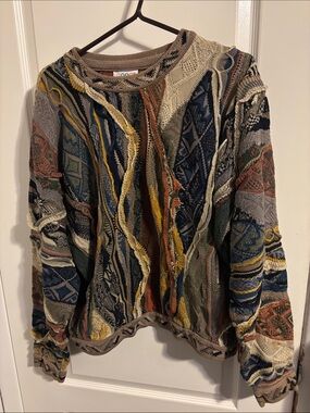 COOGI Multicolor Textured Crewneck Sweater in Beige, Navy & Mustard